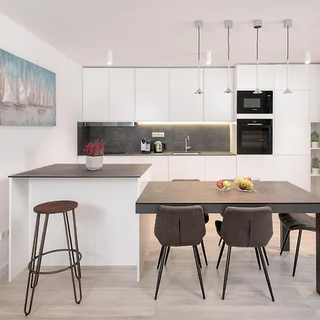 01 Apartment *