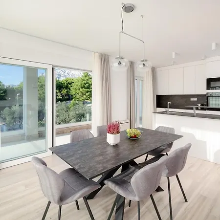 01 Apartment