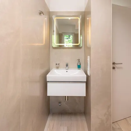 01 Apartman